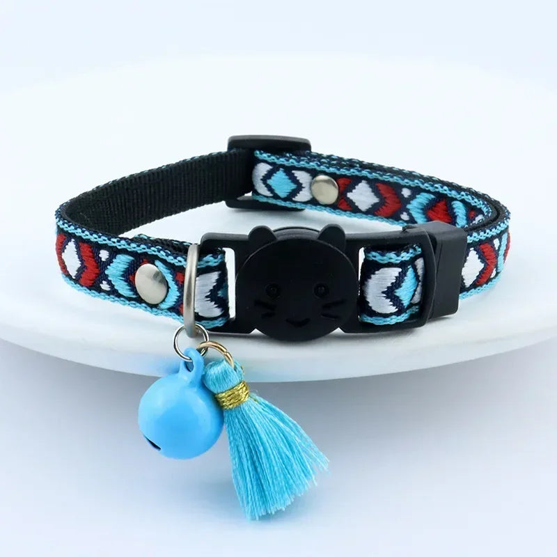 Adjustable cat collar.