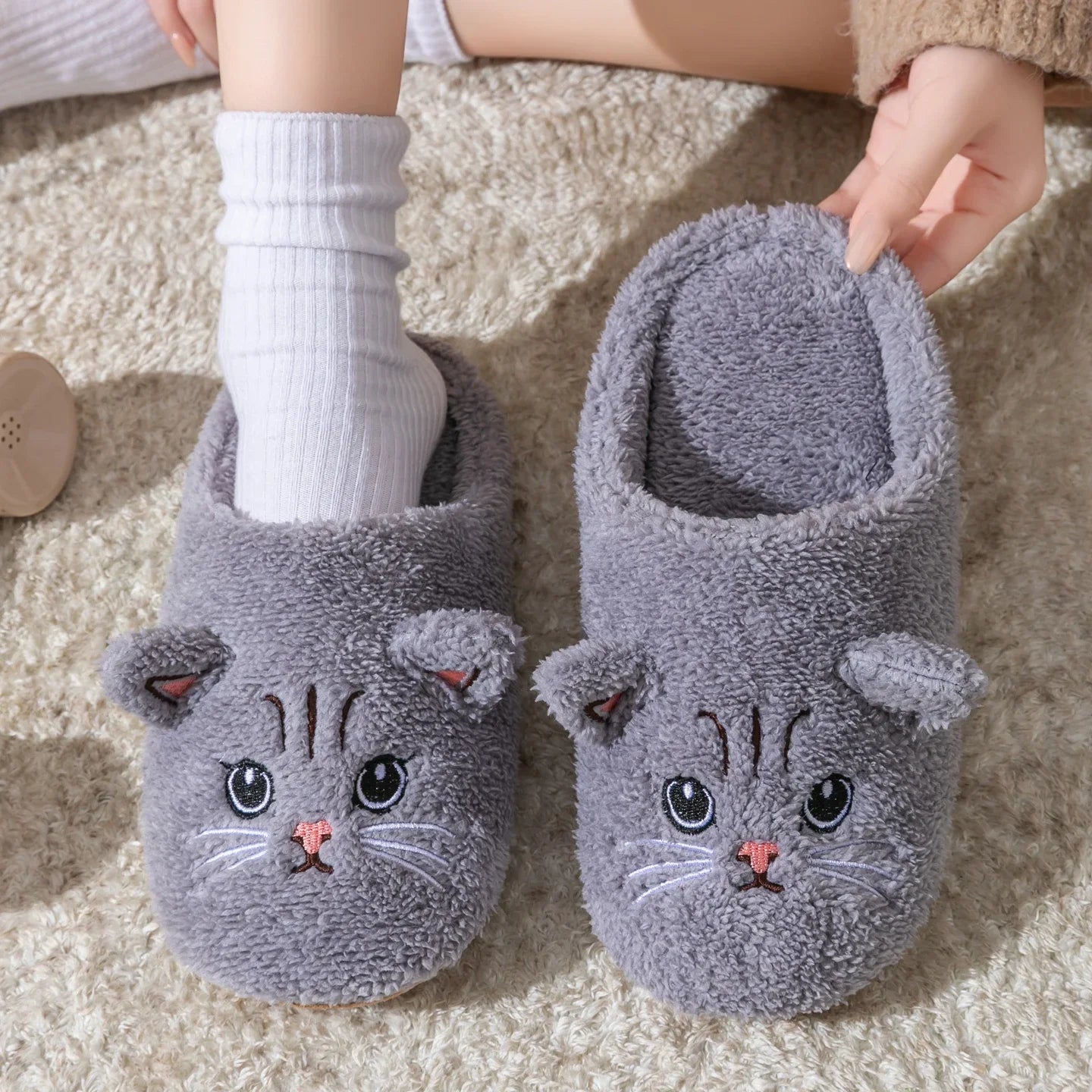 Soft Plush Cat Slippers.