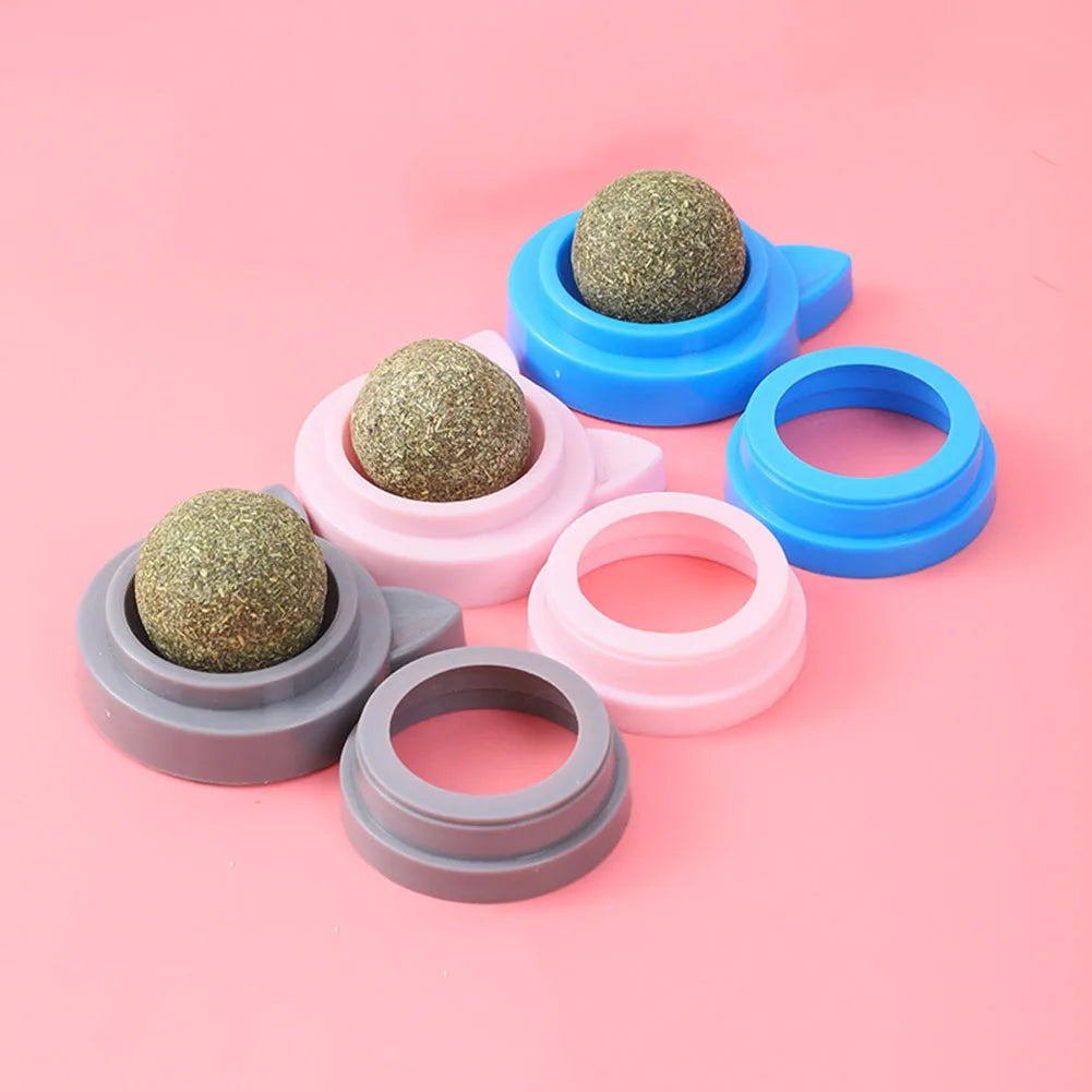 Rotatable Catnip Ball.