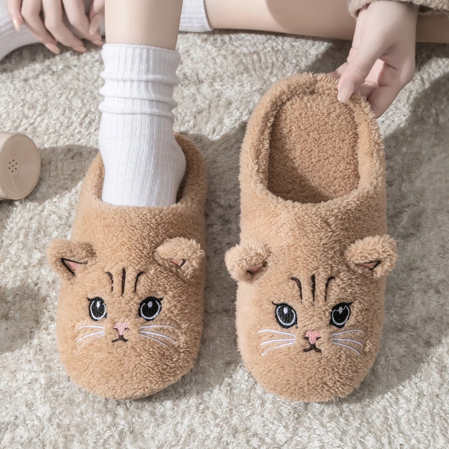 Soft Plush Cat Slippers.