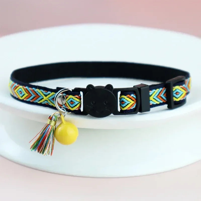 Adjustable cat collar.