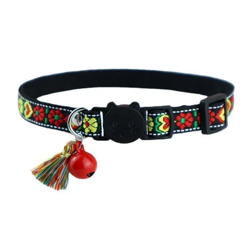 Adjustable cat collar.